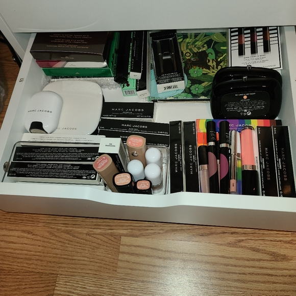 Meet your Posher, Melissa Addicted to Marc Jacobs! - Picture 3 of 15